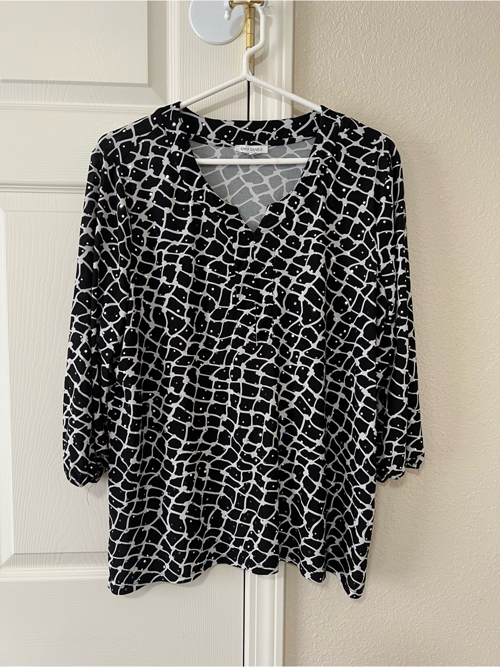 Emily Daniels Black White Sequin Geometric Tunic Top XL